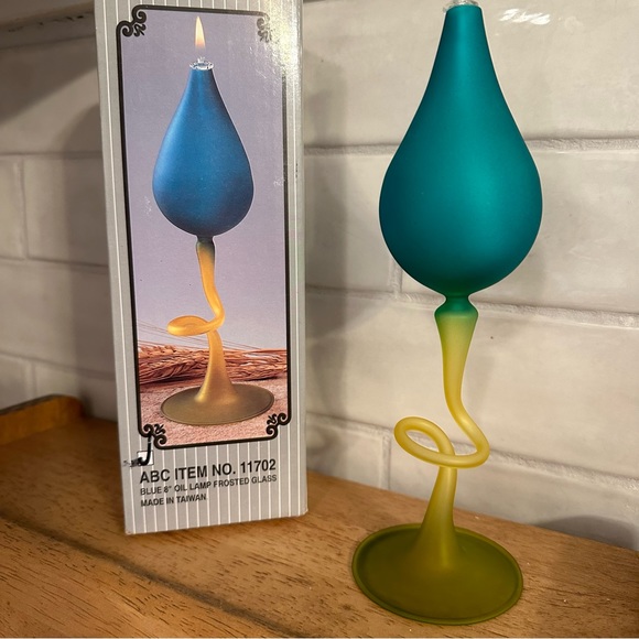 Satin Glass Oil Lamp Coiled Stem Blue Yellow Vintage New In Box Funnel Tip Cord - Picture 6 of 9